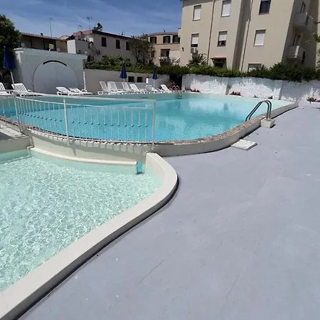 Riviera فندق ألغيرو