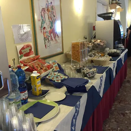 Riviera فندق ألغيرو