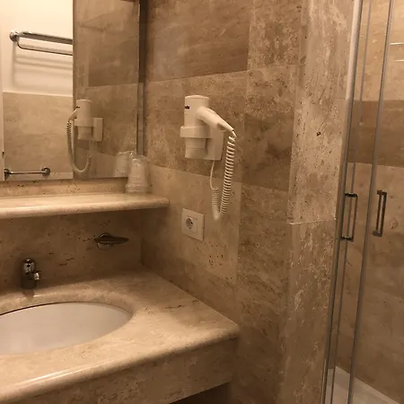 Riviera فندق ألغيرو