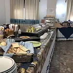 里维埃拉酒店 4*