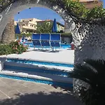 里维埃拉酒店 4*