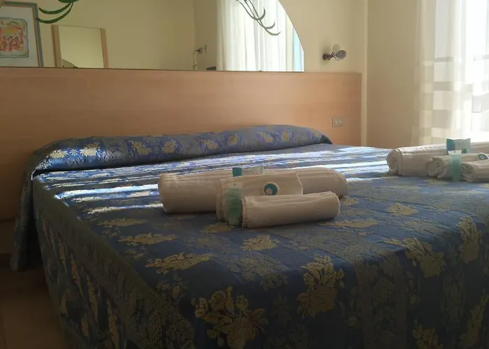 Отель Riviera 4*